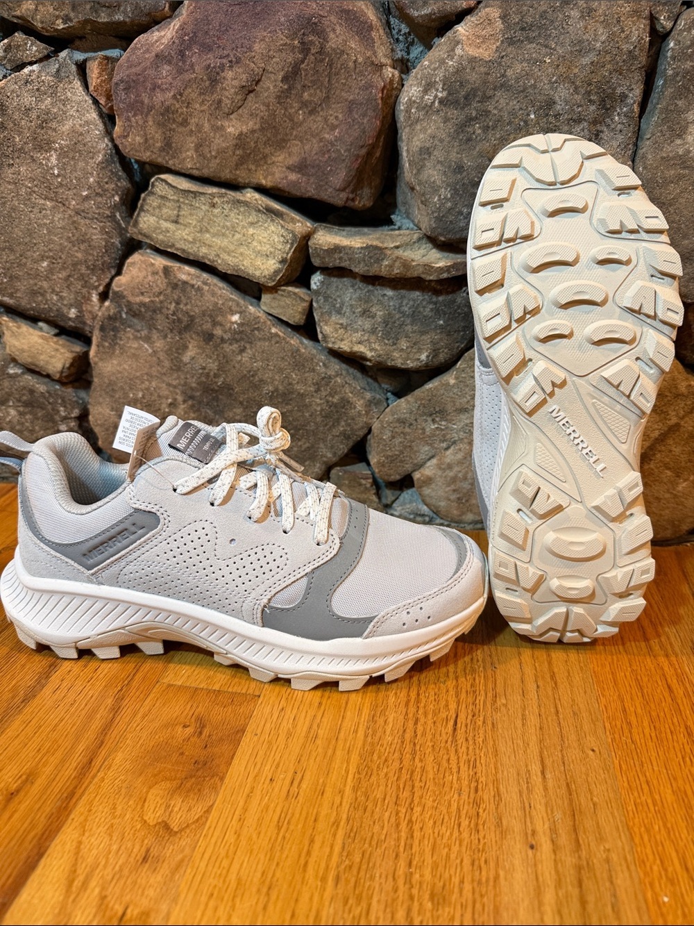 Merrell Women's Low-Top Hiking Sneakers in Light Gray and White size 8.5